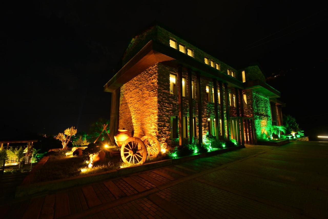 Manaspark Deluxe Hotel 올루데니스 외부 사진