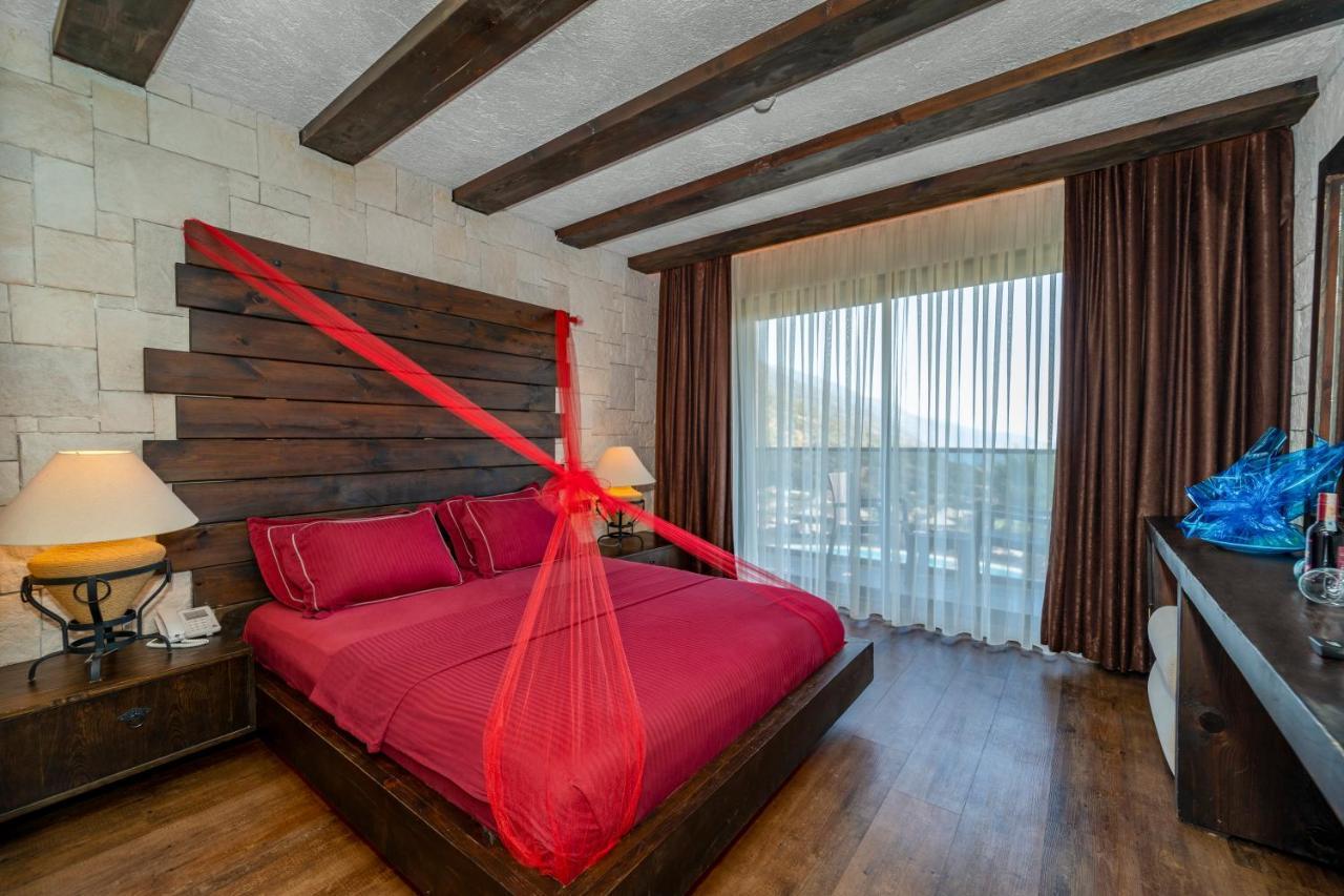 Manaspark Deluxe Hotel 올루데니스 외부 사진