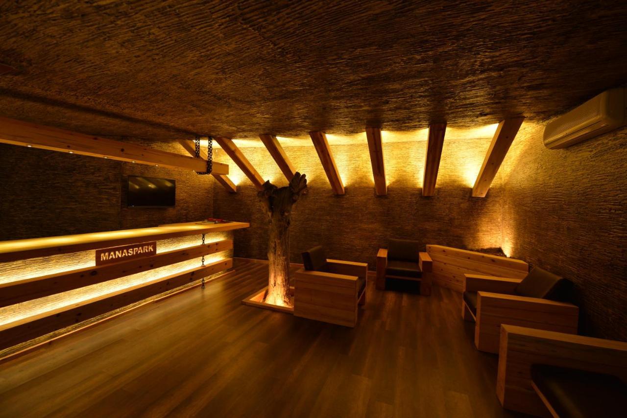 Manaspark Deluxe Hotel 올루데니스 외부 사진