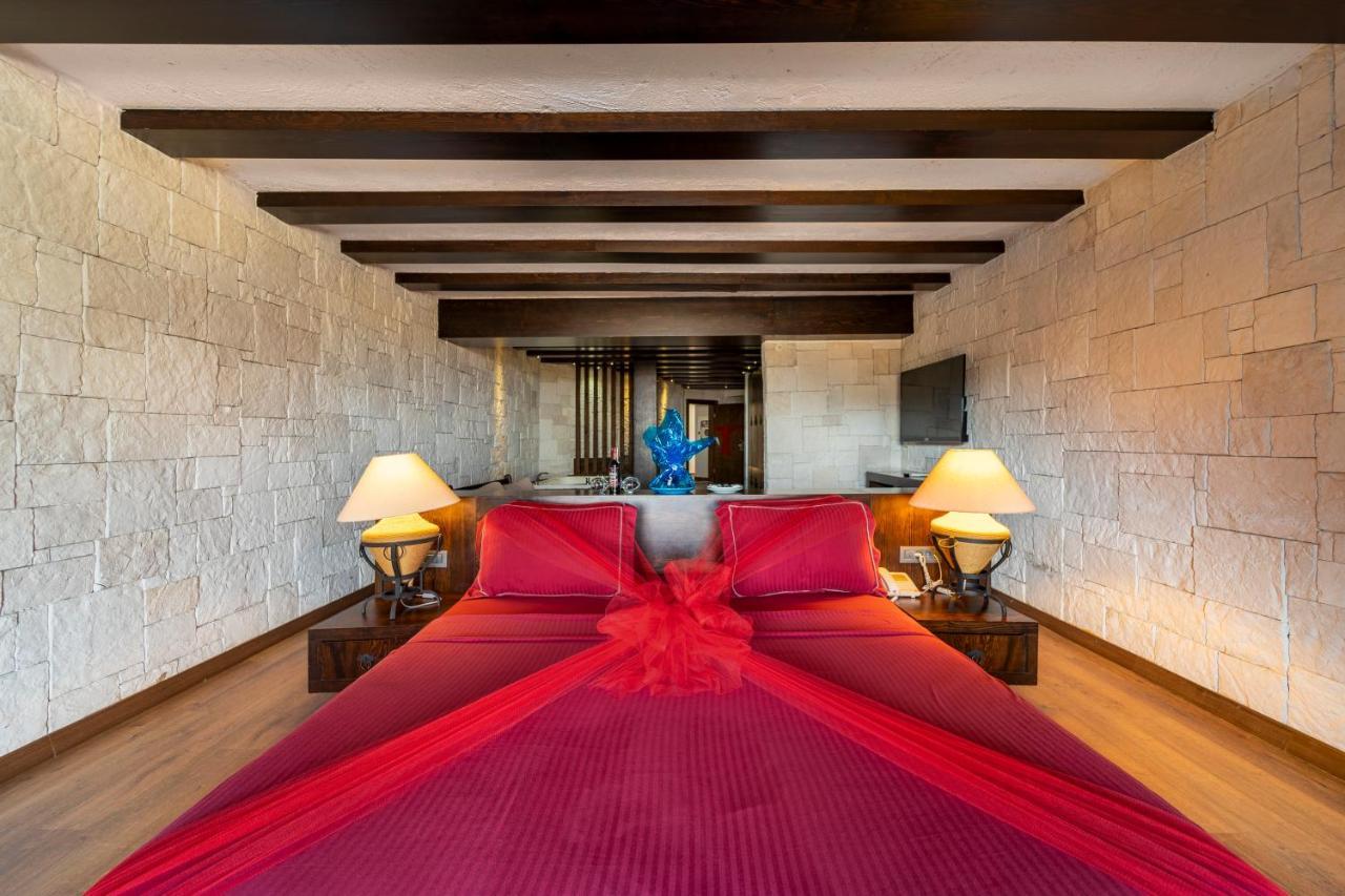 Manaspark Deluxe Hotel 올루데니스 외부 사진